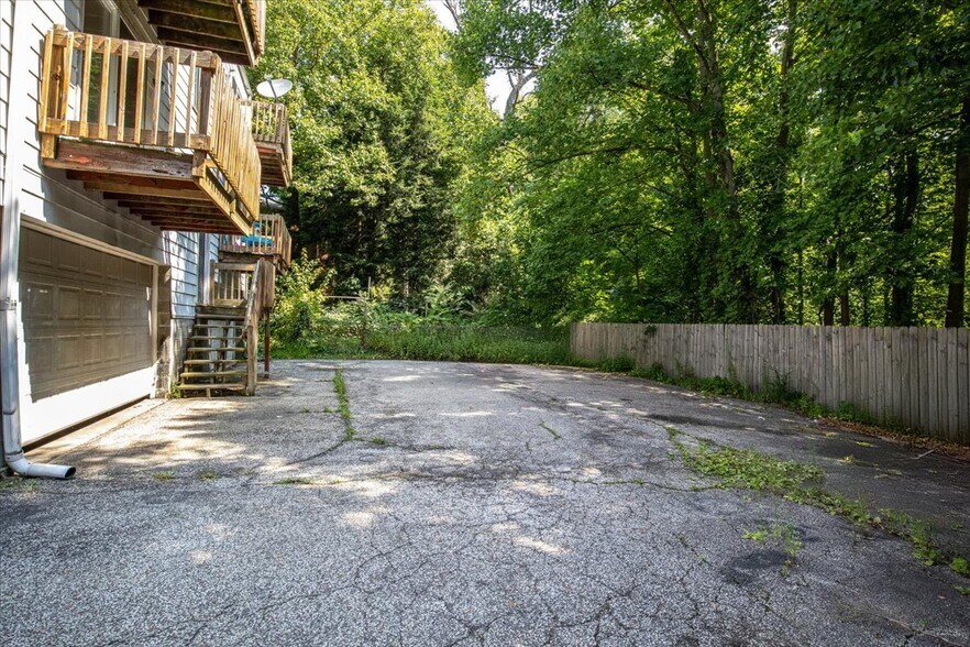 More Photos Of 1803 Cromwell Dr, Akron Apartments For Sale