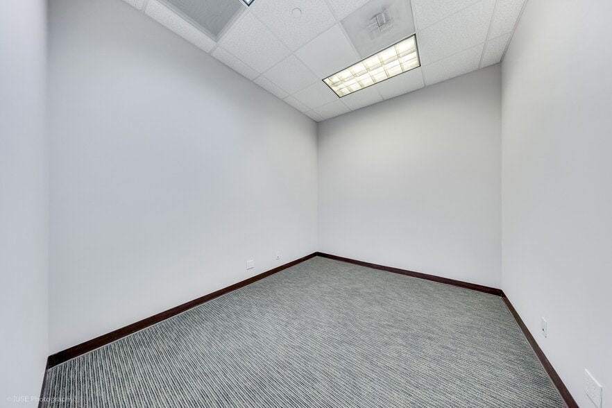 More Photos Of 135 San Lorenzo Ave, Coral Gables Office For Sale