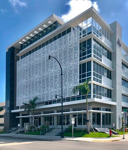 Primary Photo Of 100 N Federal Hwy, Hallandale Beach Office For Lease