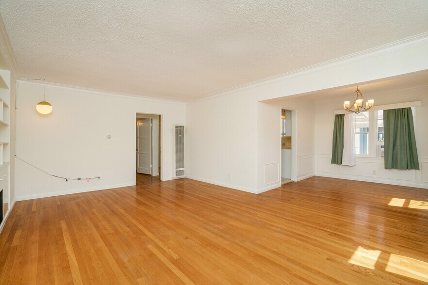 More Photos Of 5918 S Fairfax Ave, Los Angeles Apartments For Sale