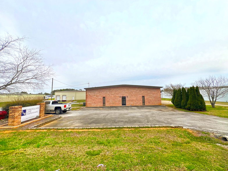 Primary Photo Of 105 Industrial Blvd, Rainbow City Warehouse For Lease