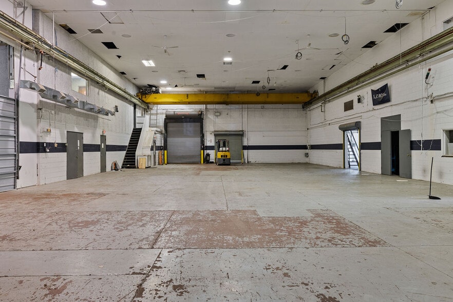 More Photos Of 73 Ramapo Valley Rd, Mahwah Warehouse For Lease