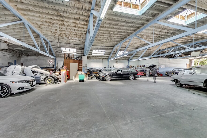 More Photos Of 3475 Champion St, Oakland Auto Repair For Sale