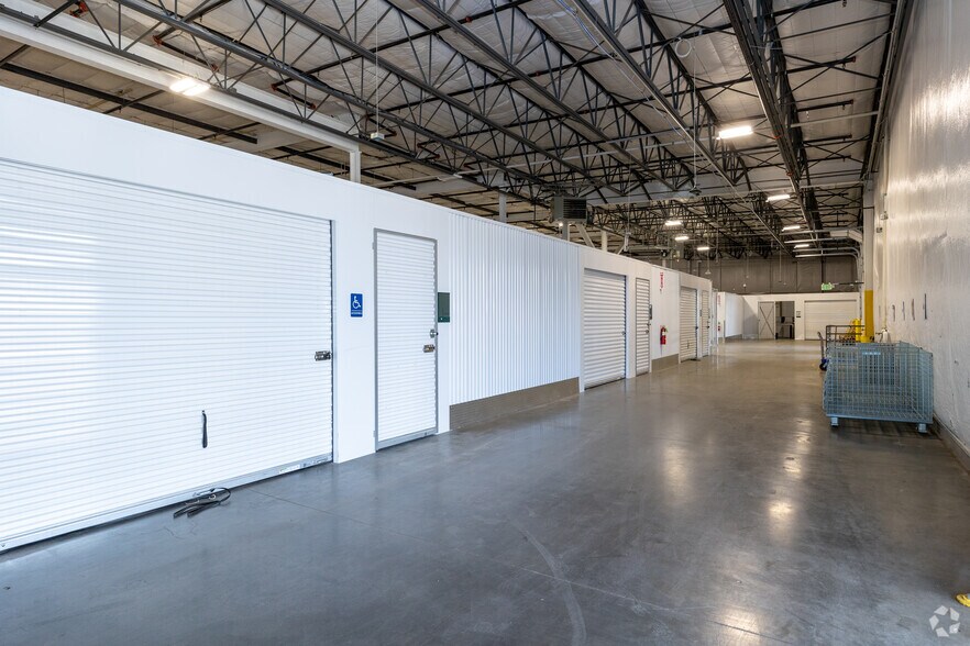 More Photos Of 5180 Fox St, Denver Warehouse For Lease