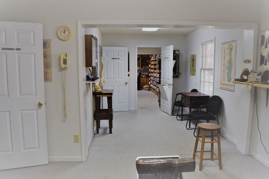 More Photos Of 334 N Broad St, Toccoa Office For Sale