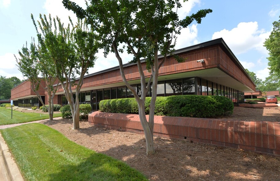 More Photos Of 5300 Oakbrook Pky, Norcross Unknown For Lease