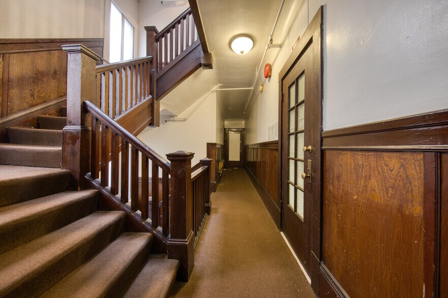 More Photos Of 1650 Clay St, San Francisco Apartments For Sale