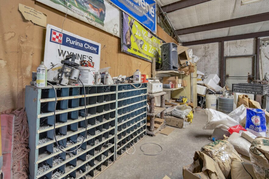 More Photos Of 1505 N Main St, Newcastle Warehouse For Sale