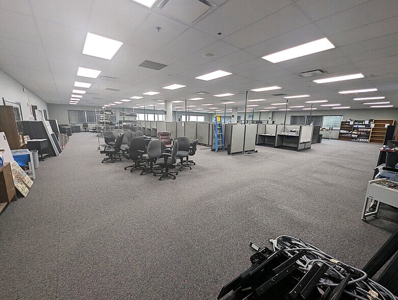 More Photos Of 3107 Shelby St, Harlan Office For Sale