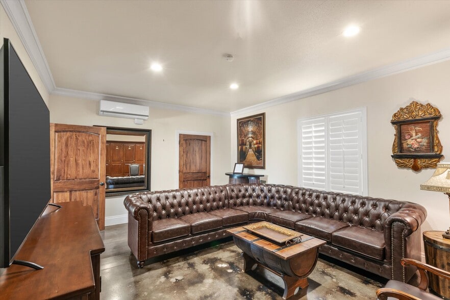More Photos Of 7700 Glen Rose Hwy, Granbury Lodge Meeting Hall For Sale
