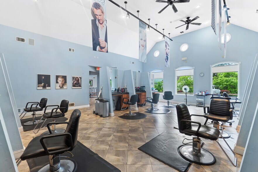 More Photos Of 137 Rutherford Ave, Franklin General Retail For Lease