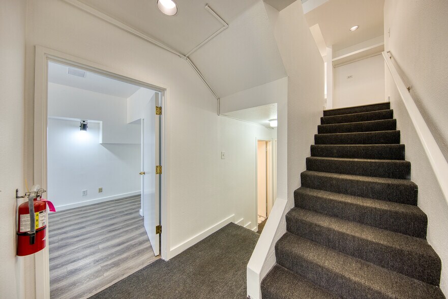 More Photos Of 2918-2920 Lyon St, San Francisco Office Residential For Sale