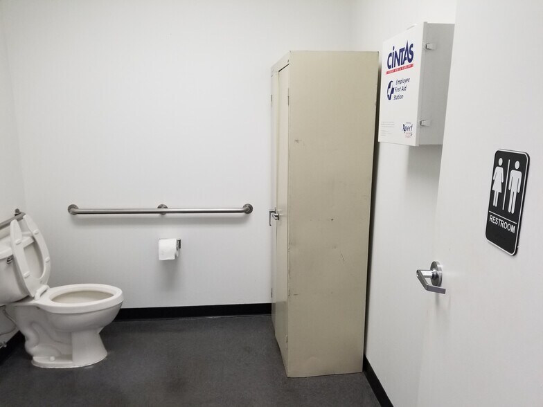 More Photos Of 6301-6313 Stage Rd, Memphis Storefront Retail Office For Sale