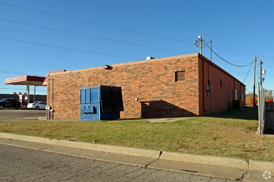 More Photos Of 9600-9604 N Council Rd, Oklahoma City Freestanding For Lease