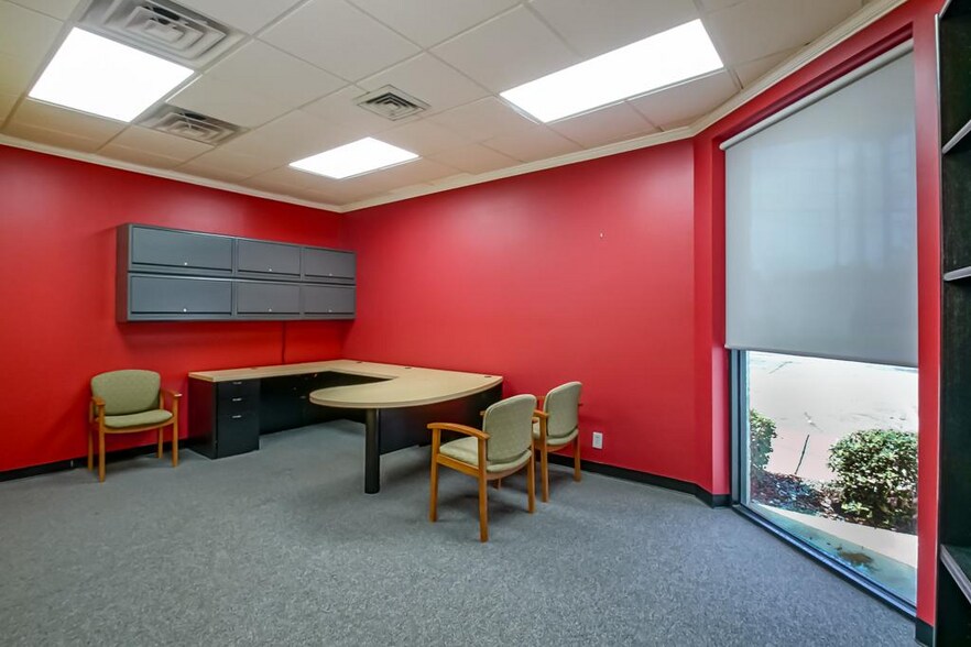 More Photos Of 805 Robin St/ 406 Airline Hwy, La Place Office For Sale