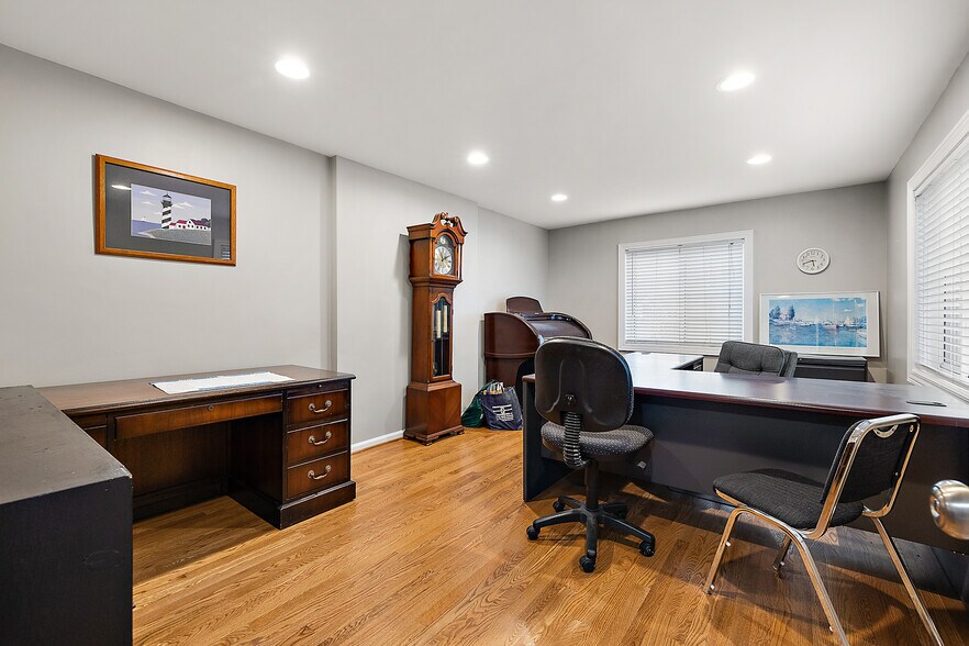 More Photos Of 18200 E 13 Mile Rd, Roseville Office For Sale