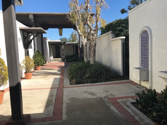 More Photos Of 17400 Irvine Blvd, Tustin Medical For Lease