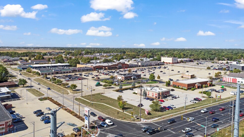 More Photos Of 1201 Savoy Plaza Ln, Savoy General Retail For Lease