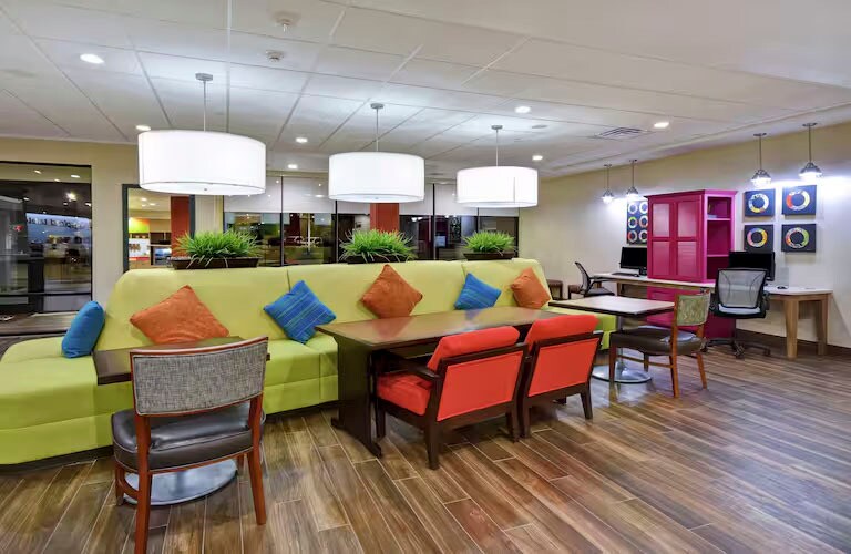 More Photos Of 1528 SW 27th St, El Reno Hotel For Sale
