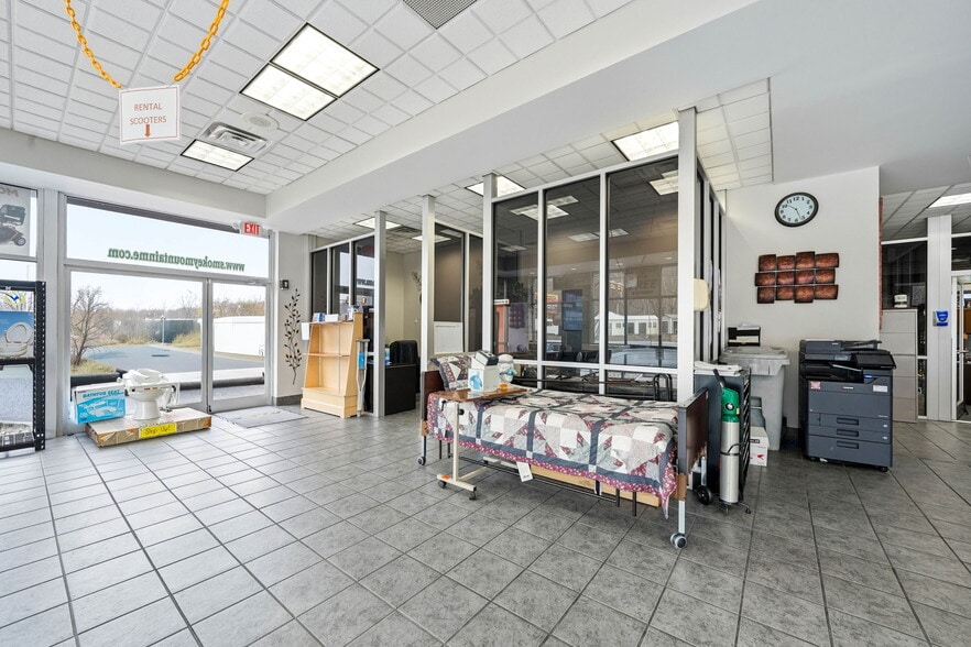 More Photos Of 2214 W Elk Ave, Elizabethton Auto Dealership For Sale