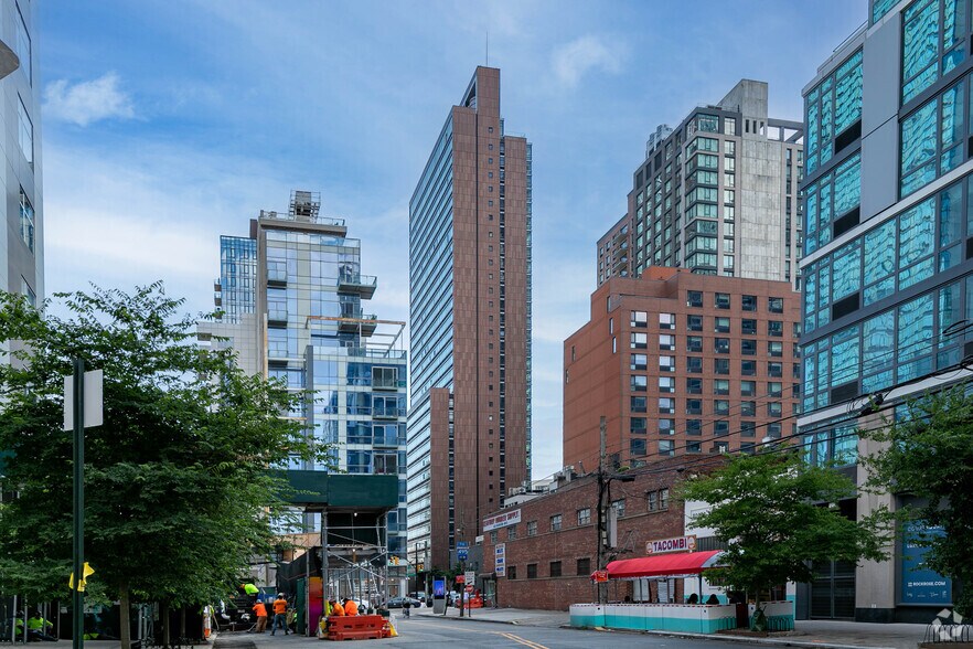More Photos Of 4428 Purves St, Long Island City Apartments For Lease