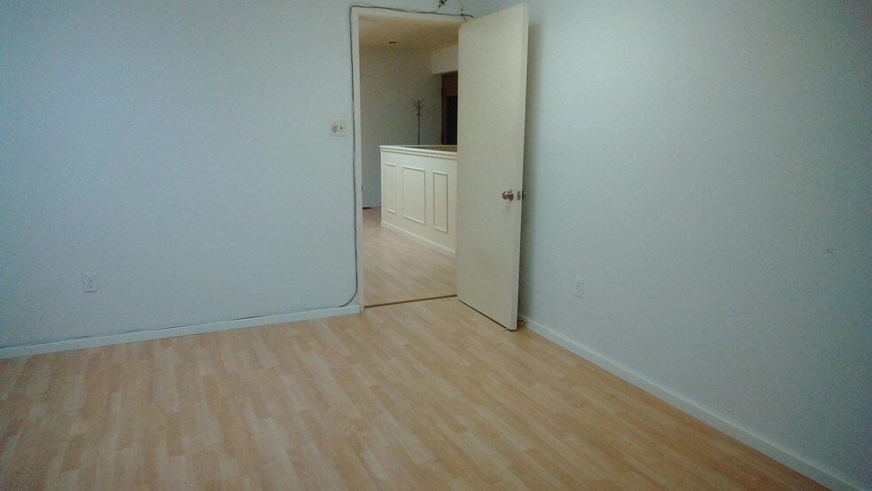 More Photos Of 775 S 23rd St S, Arlington Office For Sale