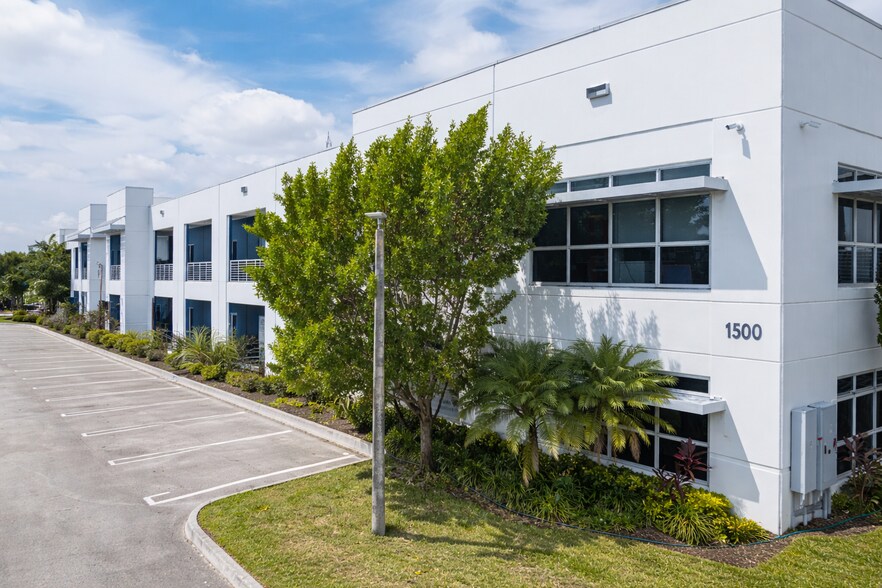 More Photos Of 1500 NW 89th Ct, Doral Loft Creative Space For Lease