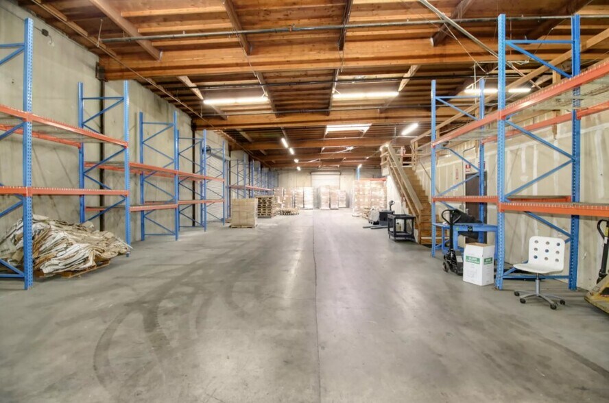 More Photos Of 8535 Morrison Creek Rd, Sacramento Showroom For Lease