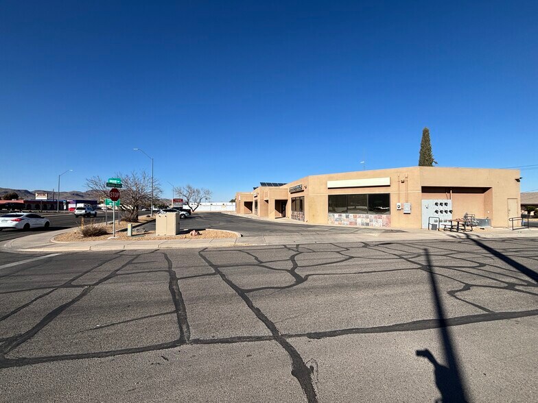 More Photos Of 2002 N Stockton Hill Rd, Kingman Medical For Sale
