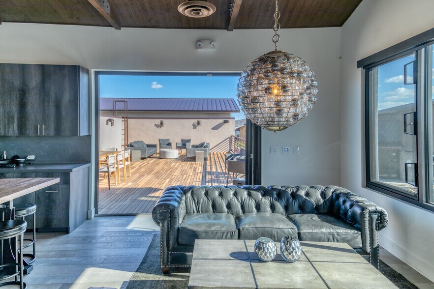 More Photos Of 8325 W Happy Valley Rd, Peoria Office For Lease