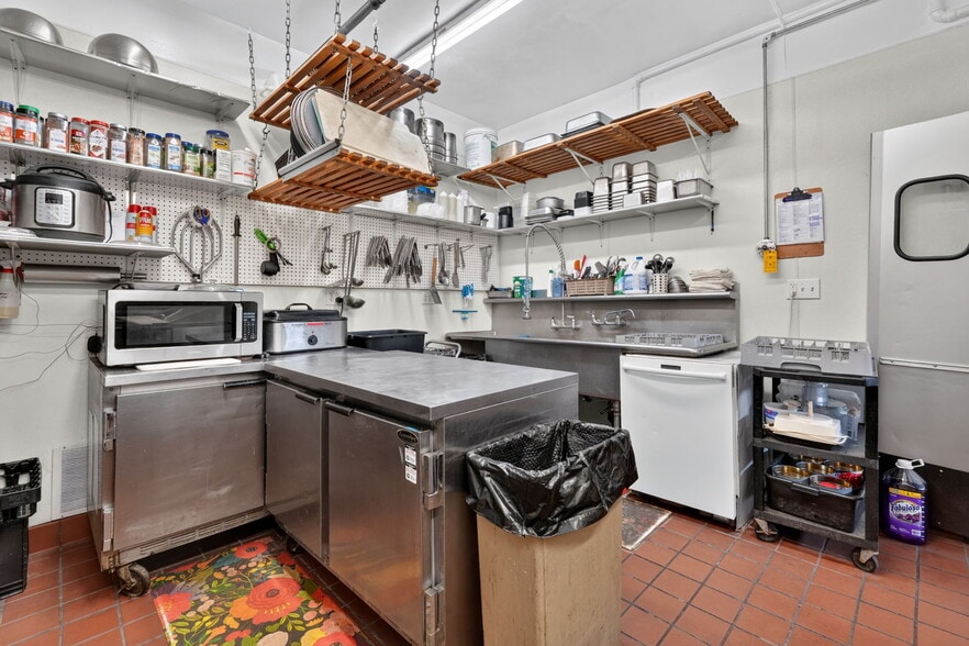 More Photos Of 615 S 1st Ave, Pocatello Restaurant For Sale