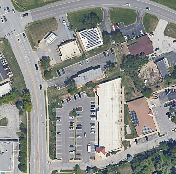 More Photos Of 403-447 SW Ward Rd, Lee's Summit Storefront Retail Office For Lease