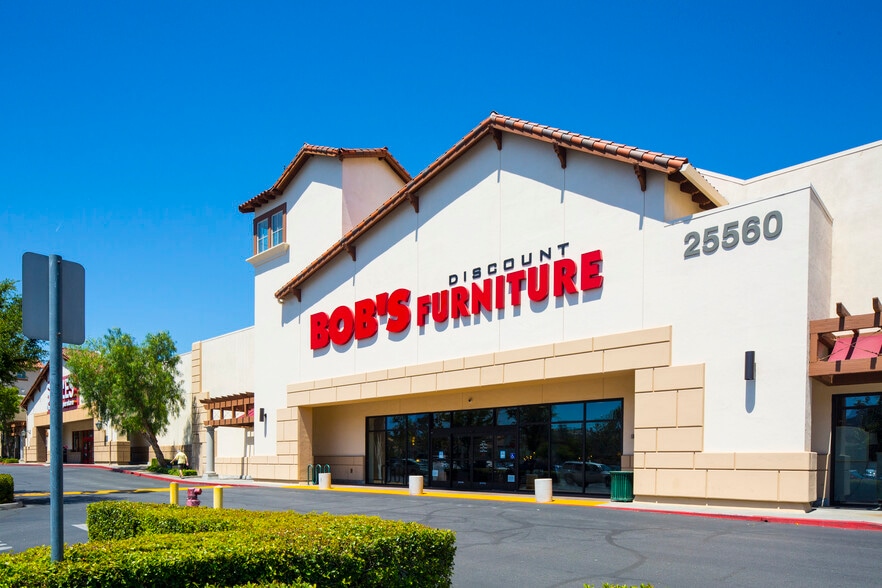 More Photos Of 25450 The Old Rd, Valencia Unknown For Lease