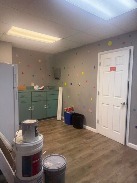 More Photos Of 25 E Laurel Rd, Stratford Medical For Sale