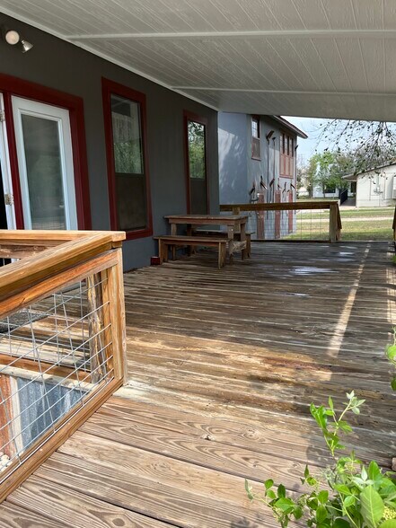 More Photos Of 1600 S Ford St, Llano Storefront Retail Office For Sale