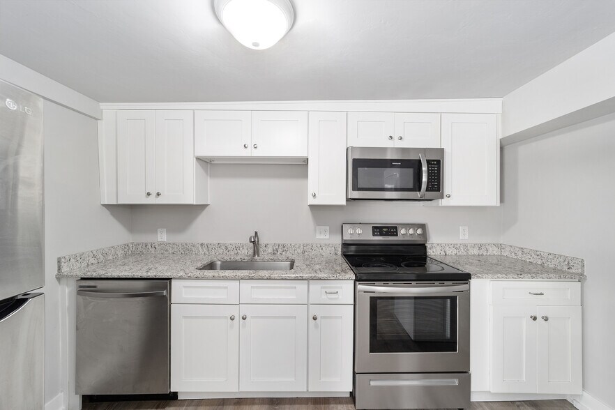 More Photos Of 301 NW 8th St, Gainesville Apartments For Sale