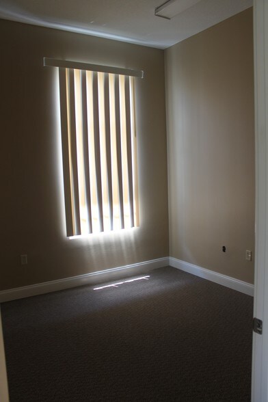More Photos Of 1444 Lexington Green Ln, Sanford Medical For Lease