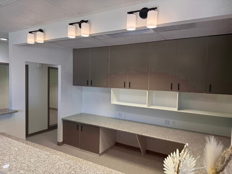 More Photos Of 23191-23193 La Cadena Dr, Laguna Hills Office For Sale