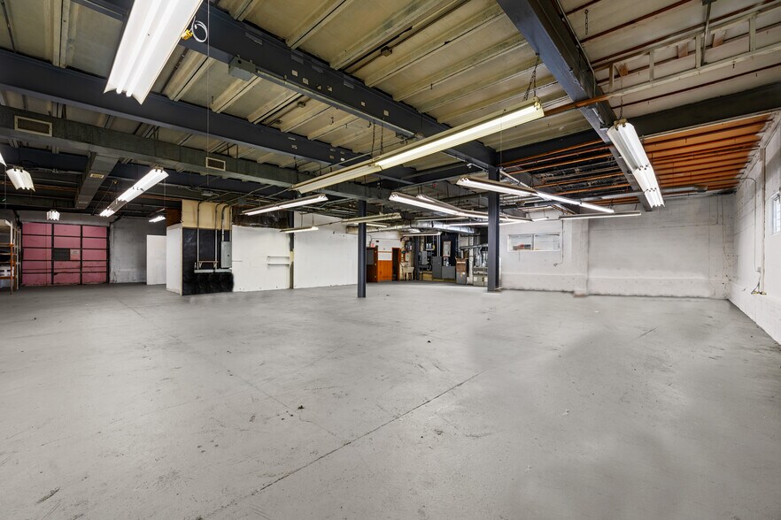 More Photos Of 115 Roosevelt Ave, Belleville Industrial For Lease