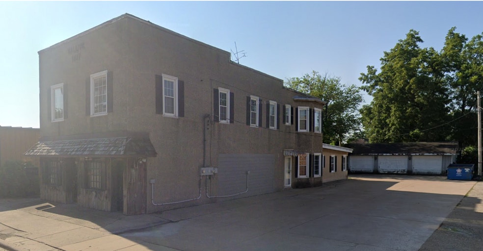 Primary Photo Of 129 W Walnut St, Oglesby Apartments For Sale
