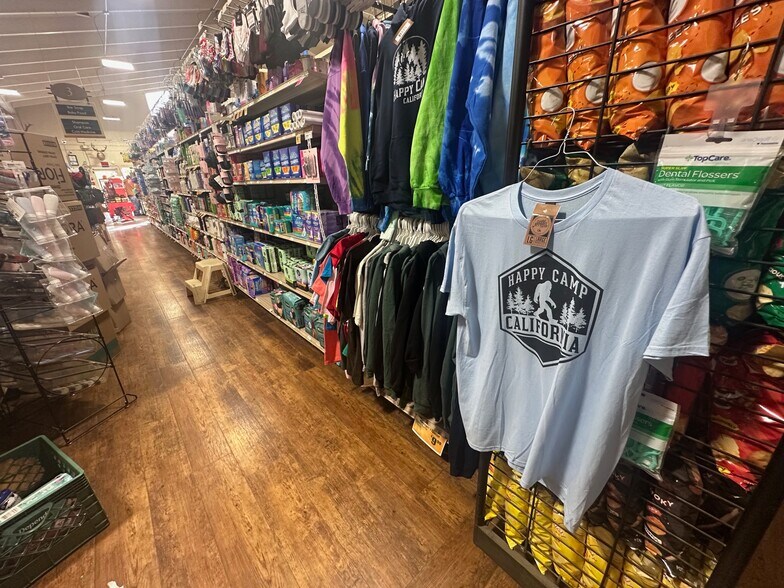 More Photos Of 143 Davis Rd, Happy Camp Storefront For Sale