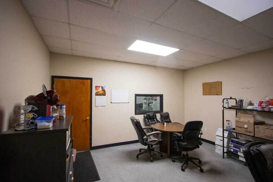 More Photos Of 120 Fontaine Ctr, Columbia Warehouse For Sale