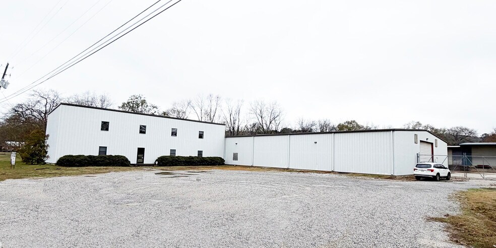 More Photos Of 1207 Butler St, Oxford Warehouse For Sale