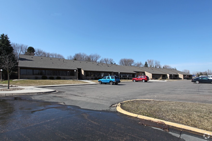 More Photos Of 4205 Lancaster Ln N, Plymouth Office For Lease