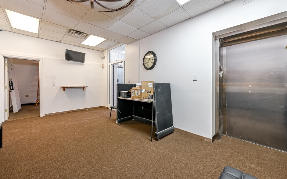More Photos Of 817 Main St, Pittsburgh Office For Sale