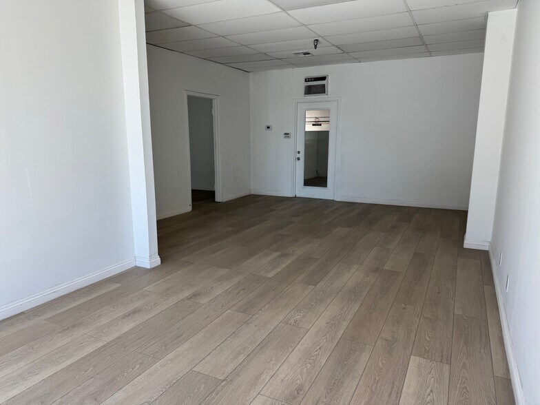 More Photos Of 2900 S Highland Dr, Las Vegas Warehouse For Lease