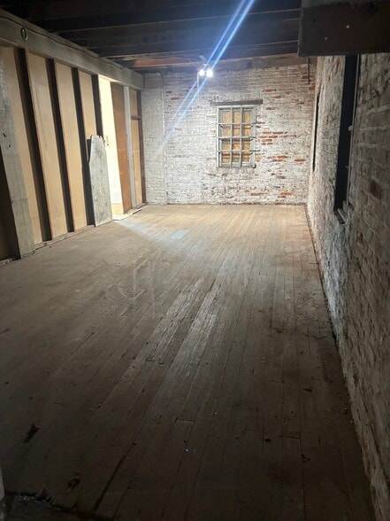 More Photos Of 824 Highland Ave, Lancaster Warehouse For Lease