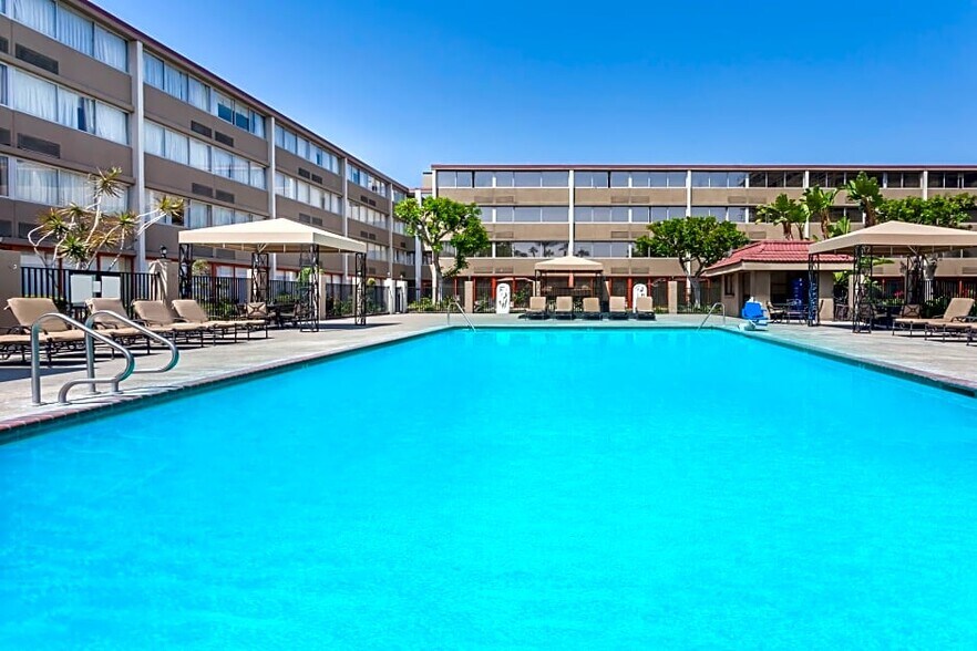 More Photos Of 222 W Houston Ave, Fullerton Hotel For Sale