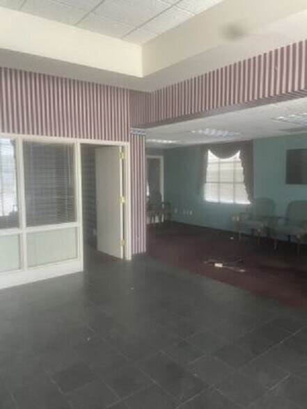 More Photos Of 2230 N Fares Ave, Evansville Freestanding For Lease