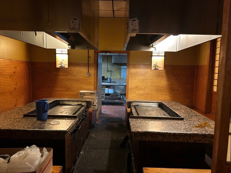 More Photos Of 8 Tech One Dr, Monroeville Restaurant For Lease